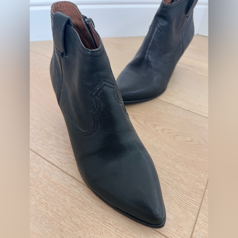 FRYE black leather bootie